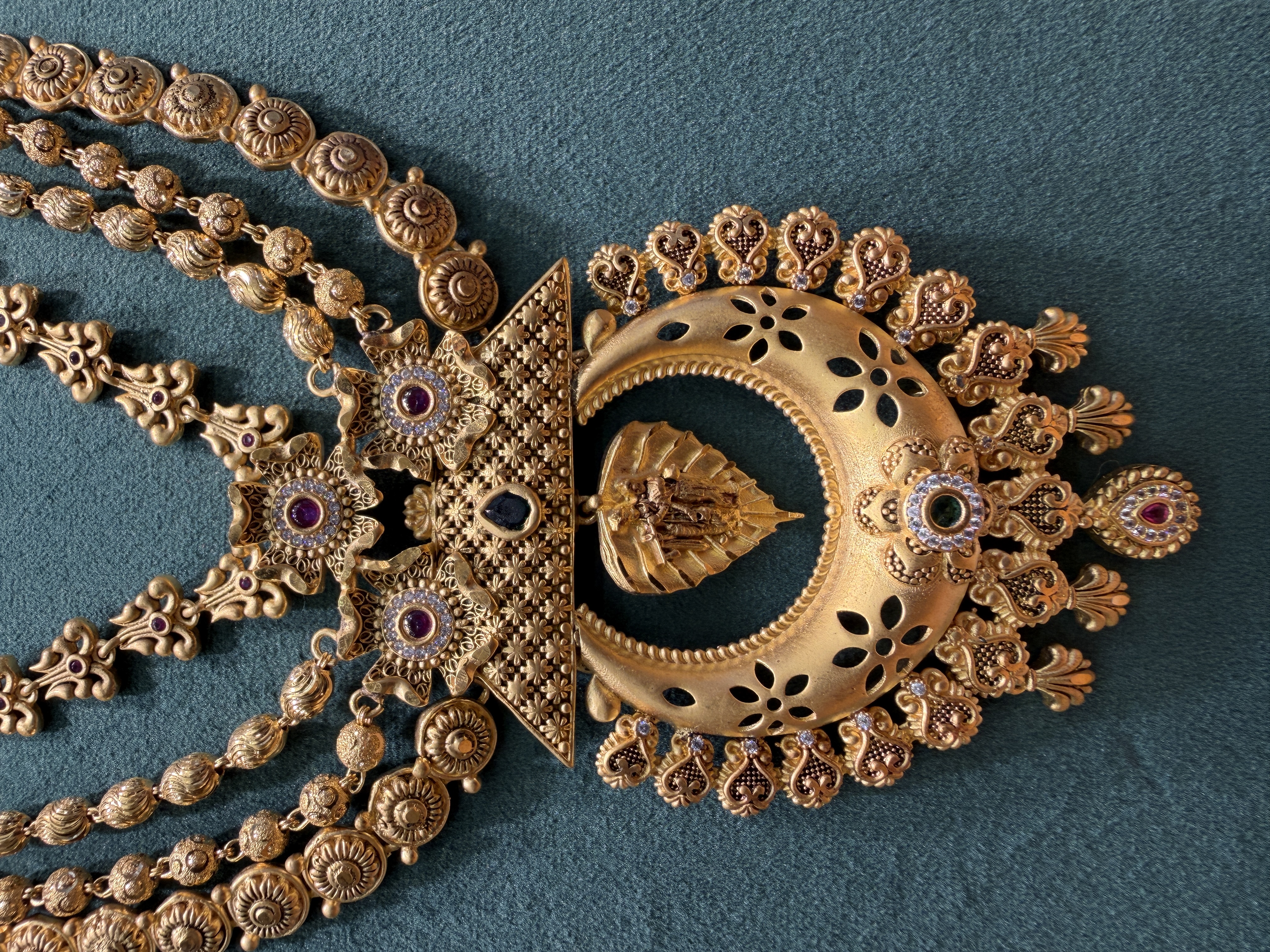 KUNDAN NECKLACE