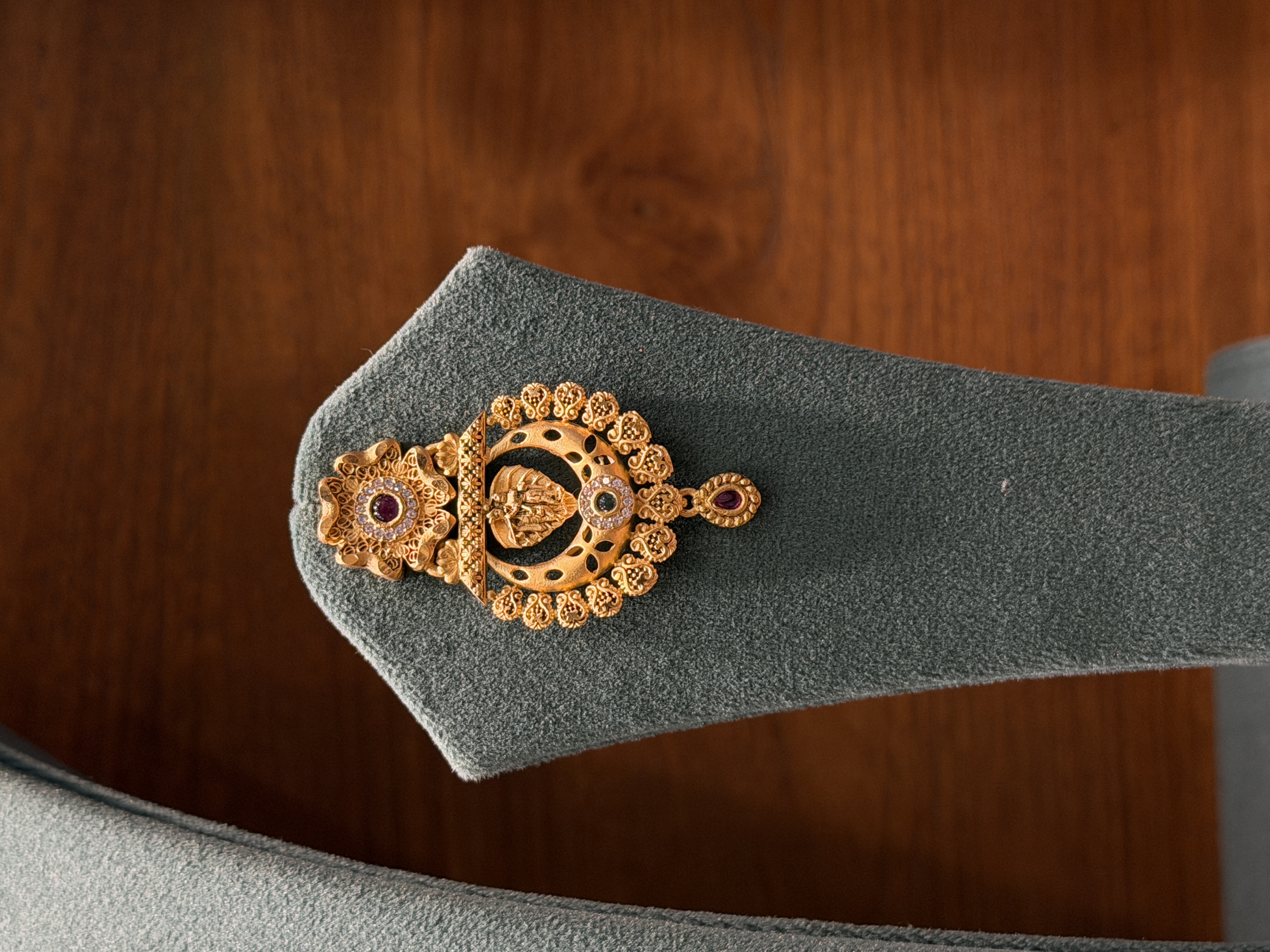 KUNDAN NECKLACE
