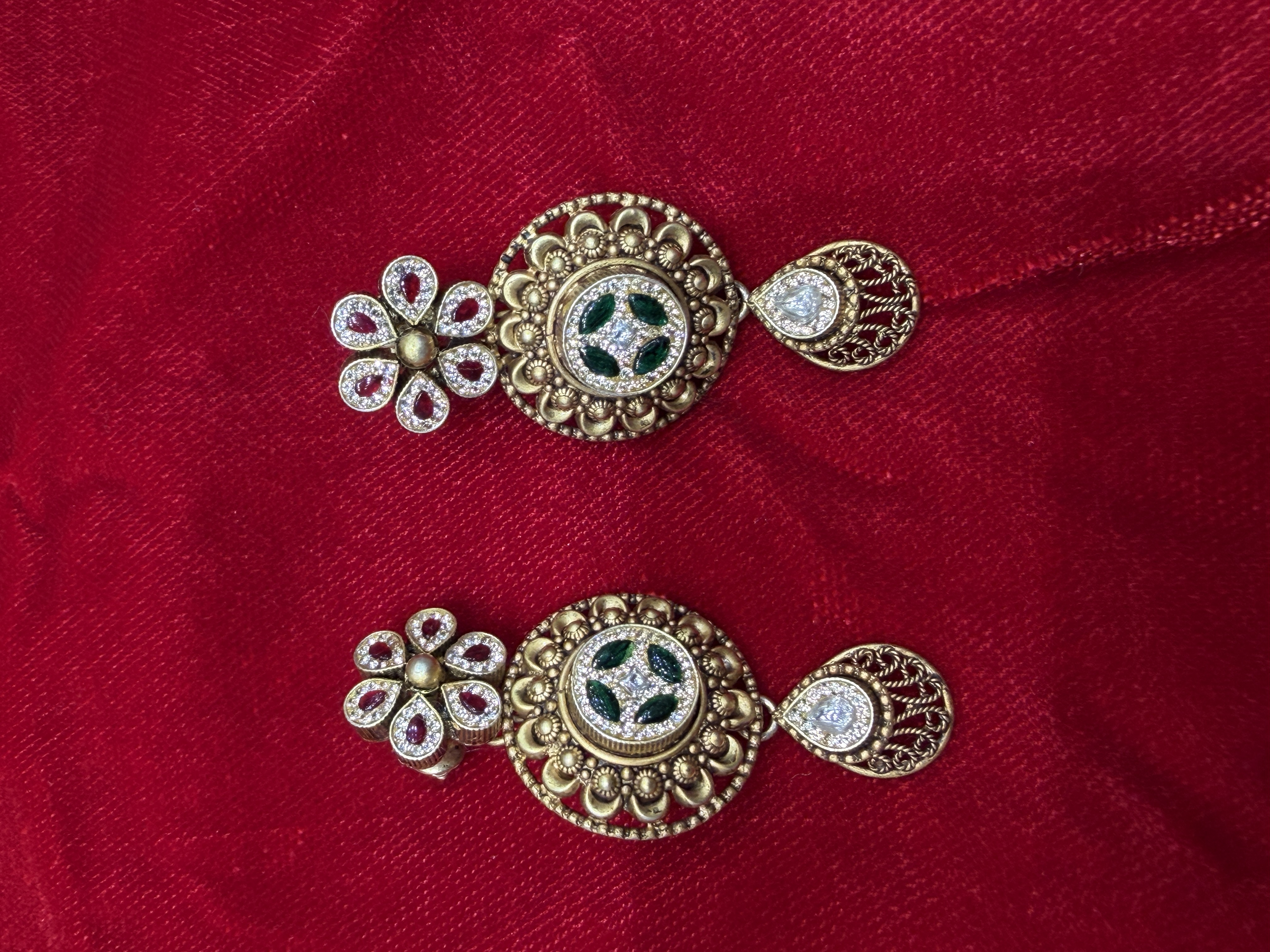 SWAROVSKI NECKLACE