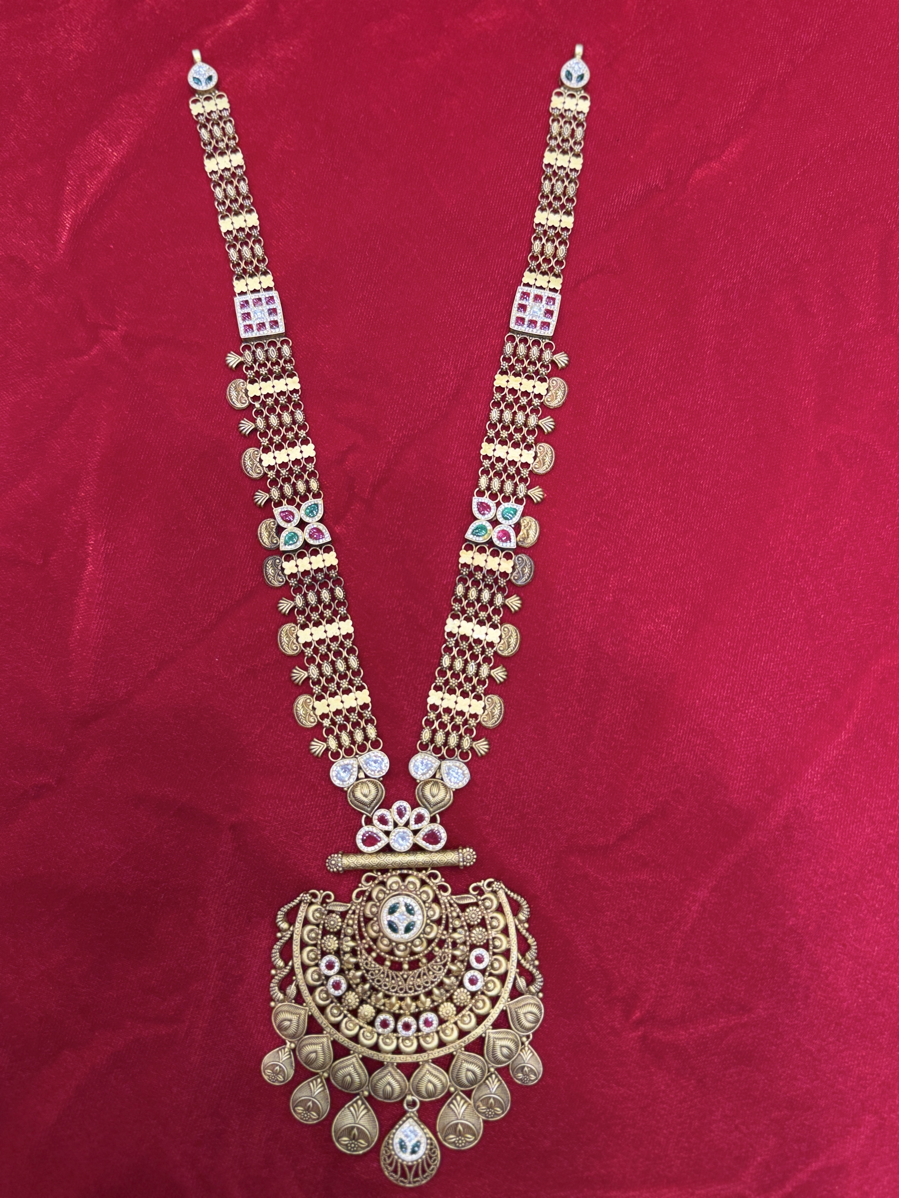 SWAROVSKI NECKLACE